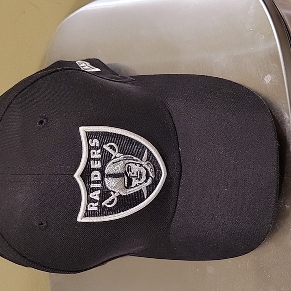 Raiders cap like new if one maybe once - Picture 1 of 3